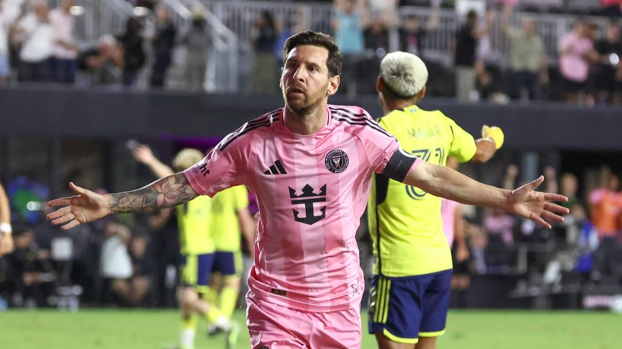 梅西回归赛场，突破纪录首场状态亮眼，中国队观众沸腾！的简单介绍